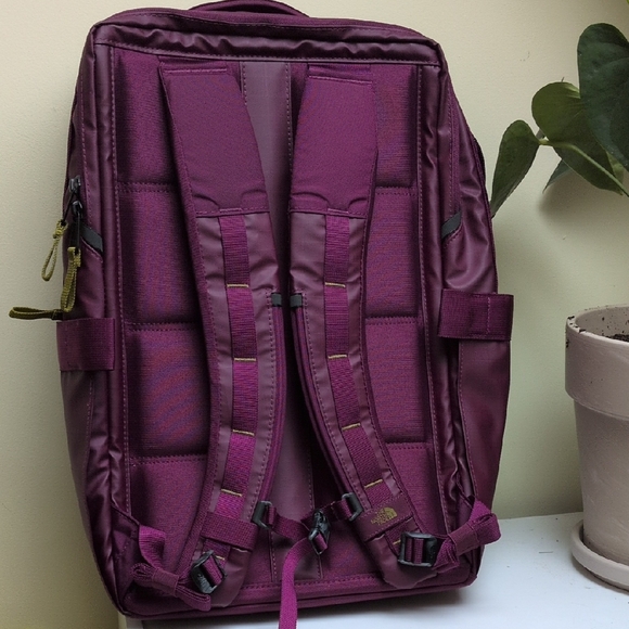 The North Face Maroon Backpack - Picture 4 of 7